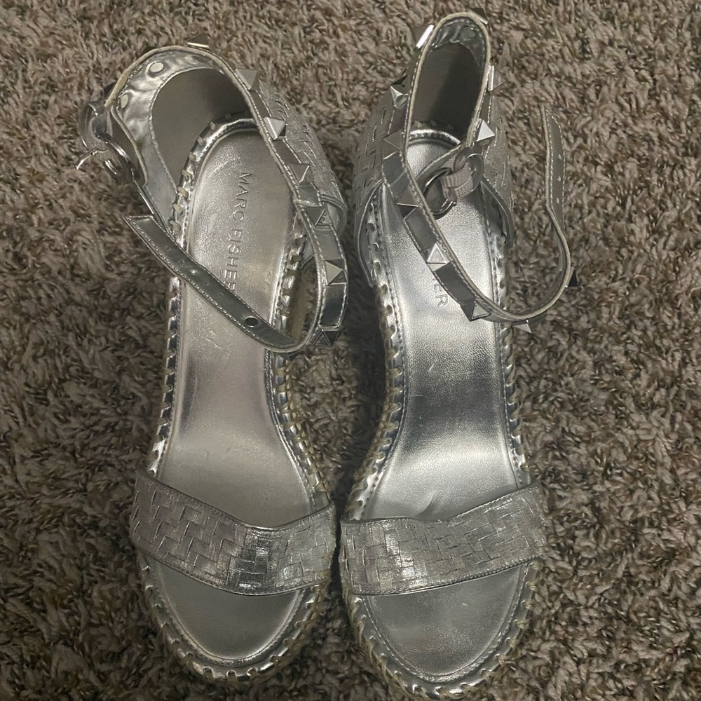 Size 7 Marc Fisher sandals